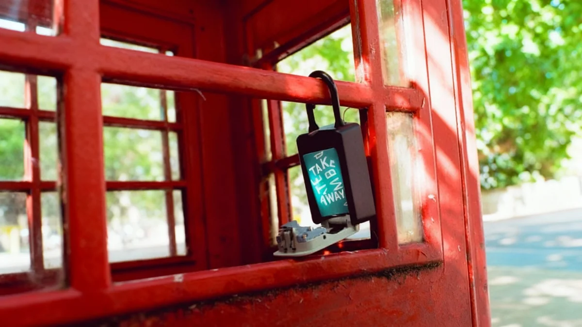 London Artists Use Lockboxes to Share Museum Memberships