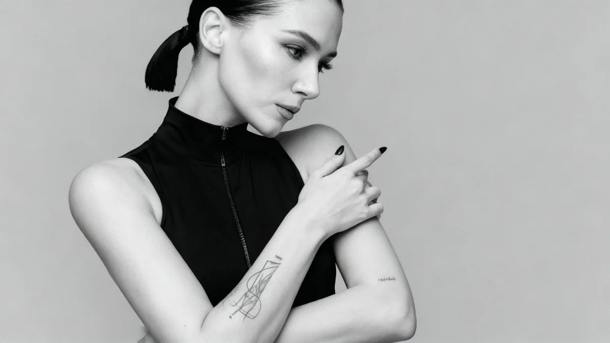 From Bolshoi to Lisbon Canvas: An Artist's Dual World