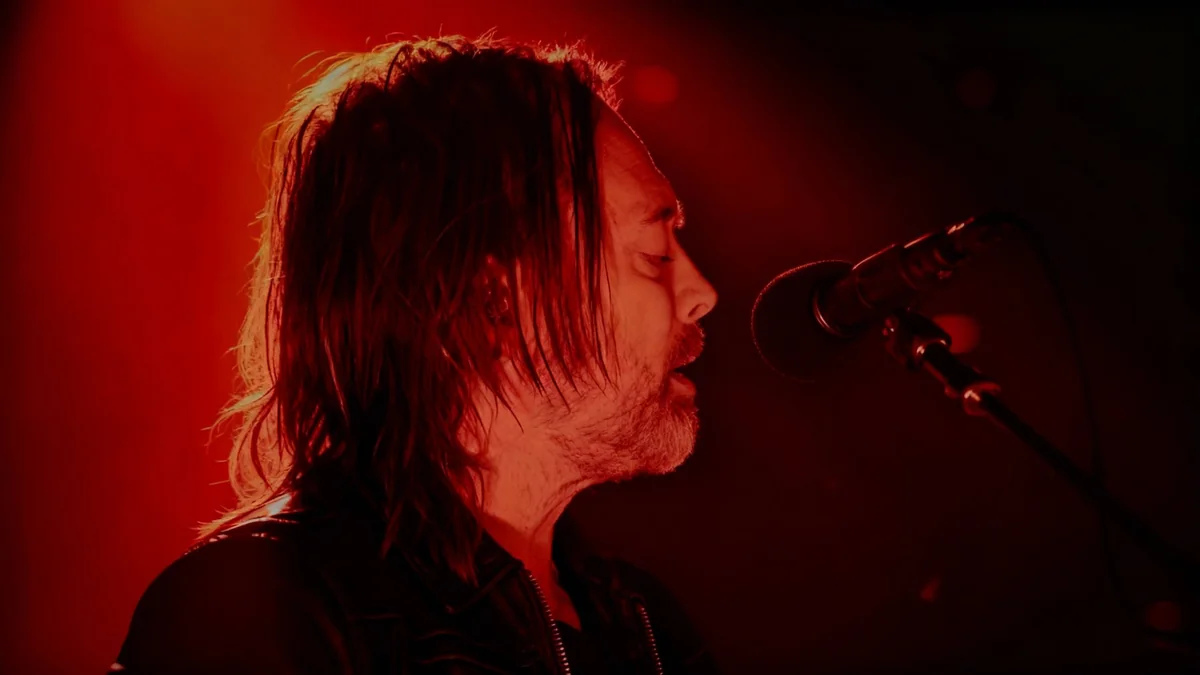 Radiohead Performs 'Like Spinning Plates' in London