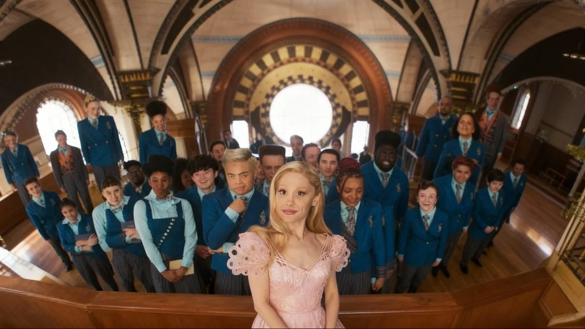 Ariana Grande Reminds Fans About Body Commentary