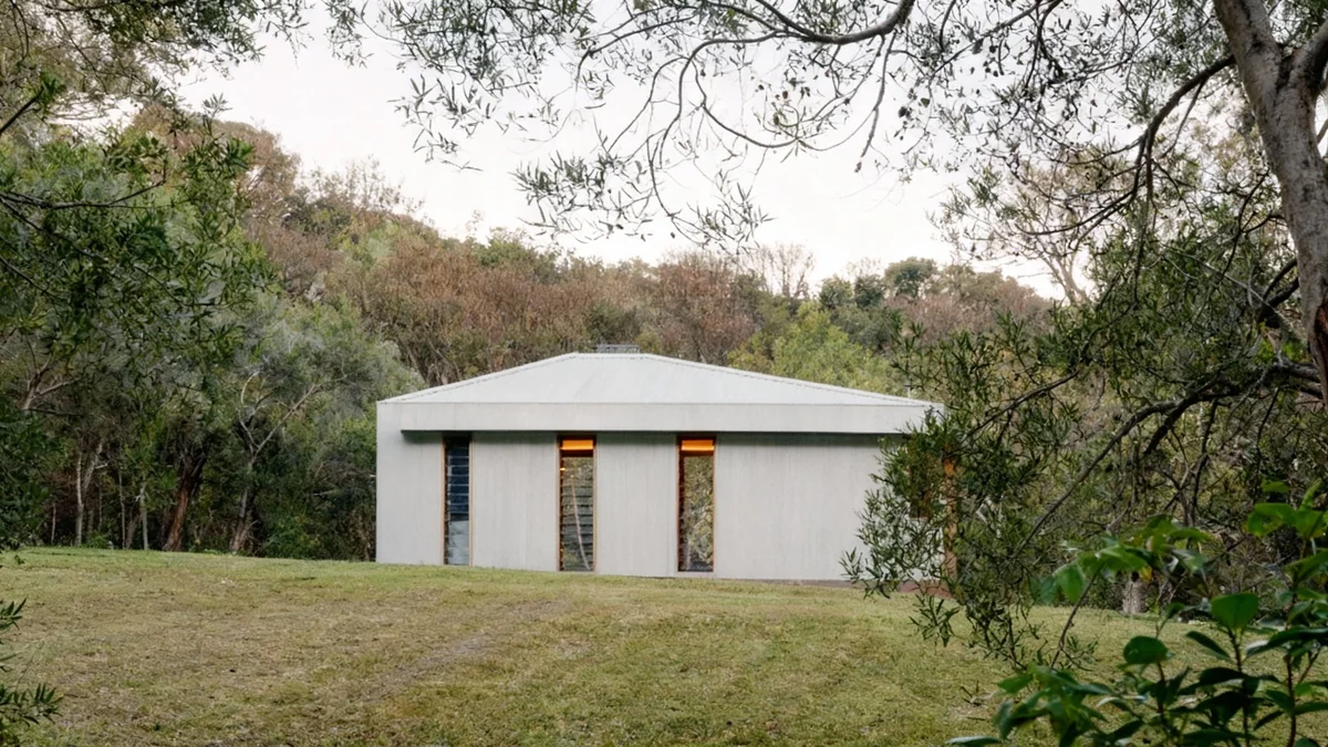 Compact Mobile Cabin Redefines Small Living